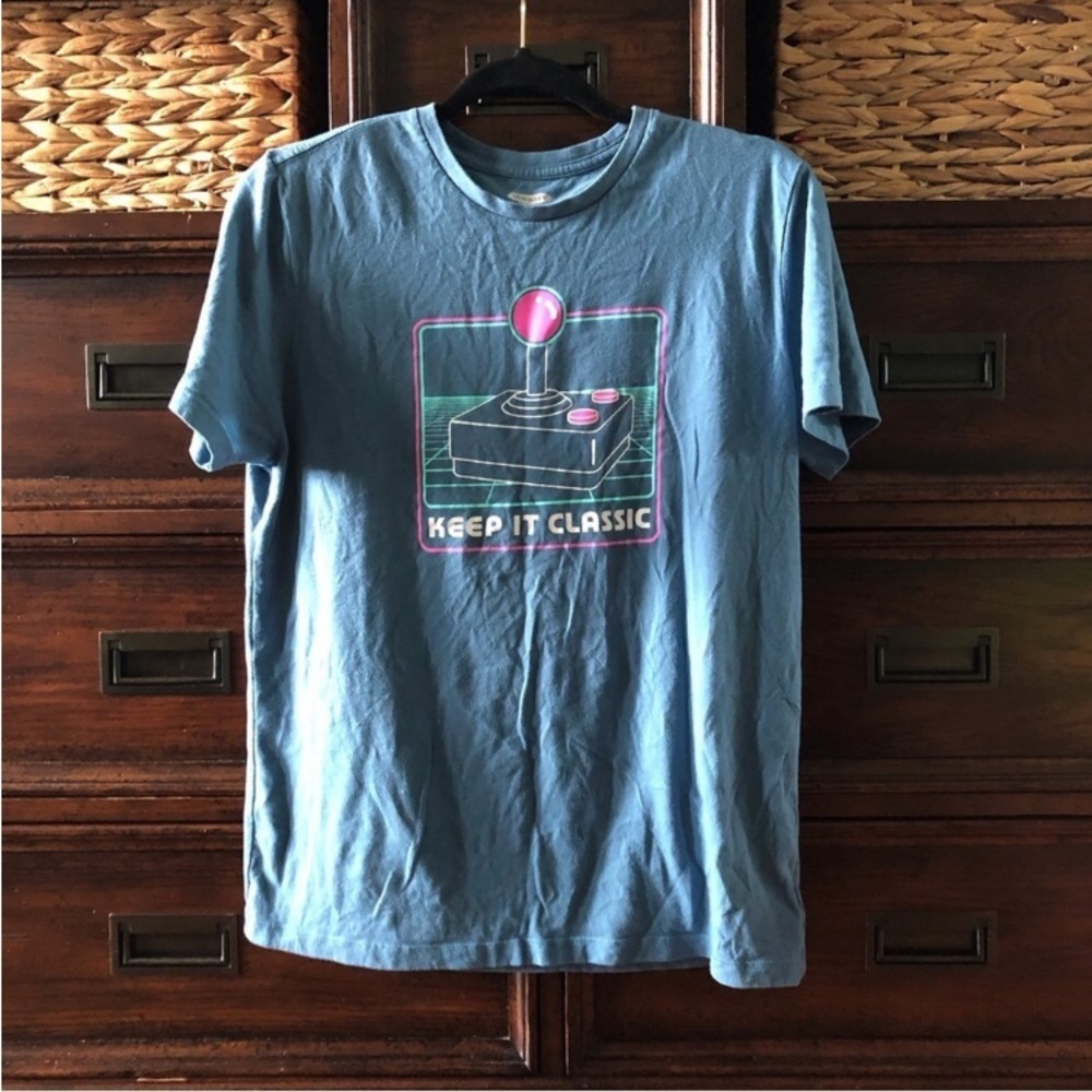 Old Navy blue Keep it Classic short sleeve graphic tee in size M